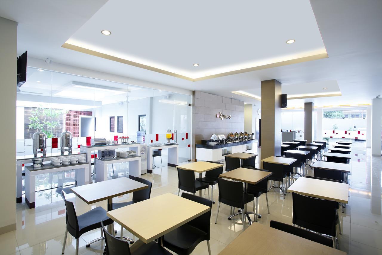 Amaris Hotel Madiun Exterior foto