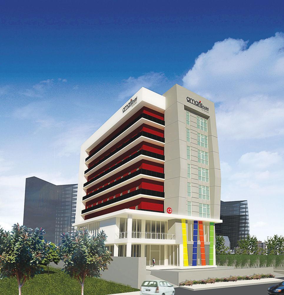 Amaris Hotel Madiun Exterior foto