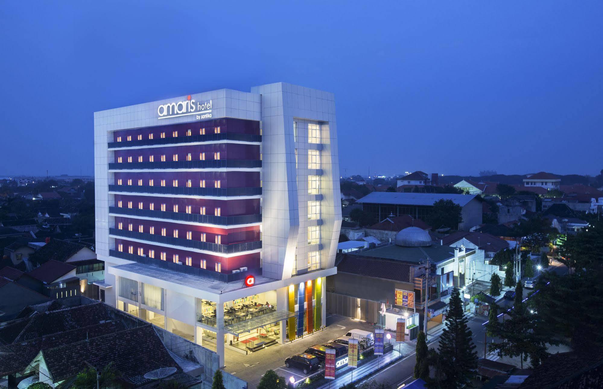 Amaris Hotel Madiun Exterior foto